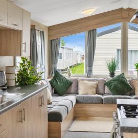 Stylish Golf Village Holiday Home - Near Beach & Edinburgh Getaway - Starlink Wi-Fi - Pool Access - 3BR Seton Sands