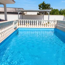 Villa with pool in Punta Prosciutto, 120 m², play area