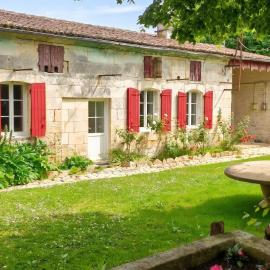 Maison accueillante à Villars-en-Pons avec jardin