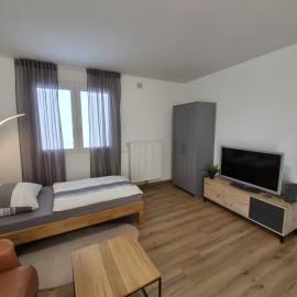 Appartement eigener Zugang und Bad, NEU renoviert, hotel em Waghäusel