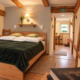 Dom na Przedgórzu - Apartamenty z ogrodem i widokiem na Góry Izerskie
