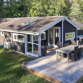 5 person holiday home in Ålbæk