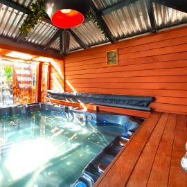 Exceptional Palm Beach Escape! 120-Jet Spa Cabana & Games Room