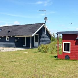 5 star holiday home in Rødby, hotel di Kramnitse