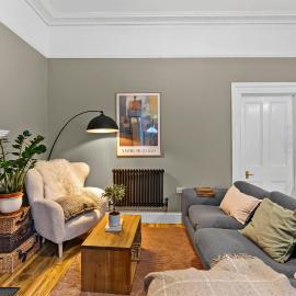 Elegant Redhill Stay Close to Gatwick Airport