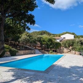 Autentico stazzu con piscina, hotel sa Barrabisa
