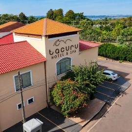 Tacuru Hotel & Spa, hotel v mestu Salto del Guairá