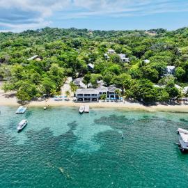 Luna Beach Luxury Boutique Beach Front Resort, viešbutis mieste Roatanas