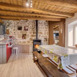 Maison charmante à Valprivas avec jardin privé.