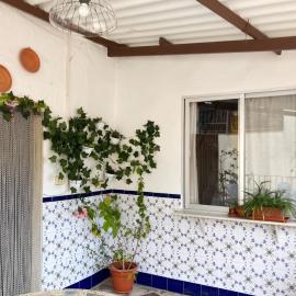 Welcoming House in Albuñol with Mountain Views、Albuñolのホテル