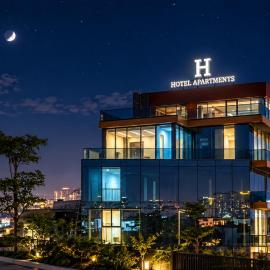 H Hotel & Apartments، فندق في هاي فونج