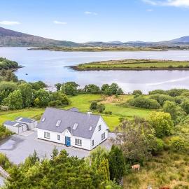 Connemara Bay House, hotell sihtkohas Moyard