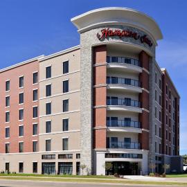 Cedar Falls में, होटल Hampton Inn Cedar Falls Downtown, Ia