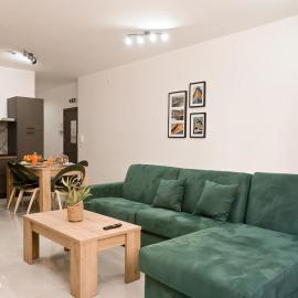 Large 3-Bedroom with Jacuzzi near St Julians