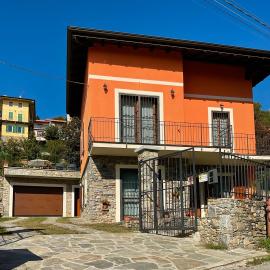 Rose Garden Nest - Villetta indipendente con giardino, terrazzo e parcheggio, hotell i Colazza