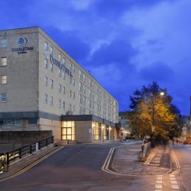 DoubleTree by Hilton Bath, hotel en Bath
