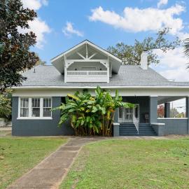 Spacious Homey Stay with Games, Gym, Near Downtown