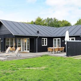5 star holiday home in Nysted, hotel em Nysted