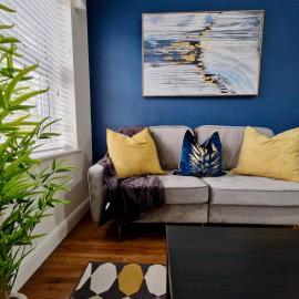 Trendy Spacious Serviced Apartment next to City Centre with Free Parking - Contractors & Relocators