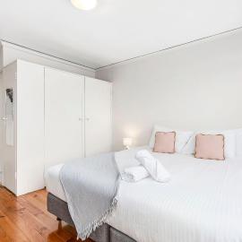 Domi Rentals - The Murra Apartment, hotel in Murrumbeena