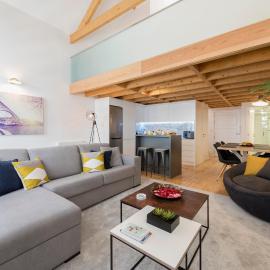 Modern Loft in City Center by LovelyStay