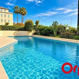 Spacieux 2 pièces avec piscine, terrasse et parking, proche plages et commodités - Menton Garavan