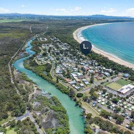 Beach Break at Hat Head - Bring your own Linen and Towels