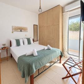 Olympion 13, hotel u gradu 'Yiofirákia'