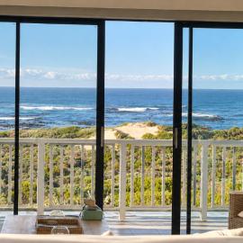 Main Beach Ocean View - Pearly Beach House