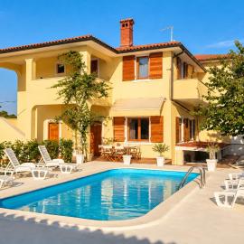 Sunflower House Istria - The Luxury of Privacy، فندق في فودنيان