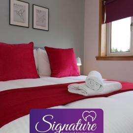 Signature - Binnie House