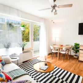 Urban Smart Living with balcony near Basel SBB & City Center - Special TRIO PICASSO 32 Apartment, up to 4 guests