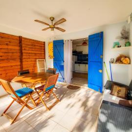 Appartement lumineux avec terrasse et piscine au Gosier