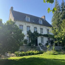 Charmante maison en pleine campagne, une chambre, hotel di Rollancourt