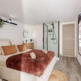 Appartement Cosy avec Cinéma privé et Jardin, hotel u gradu Cauvigny