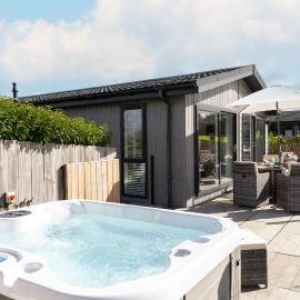 Lavender Lodge, 8 Roadford Lake Lodges