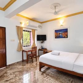 Laliguras Villa Beachside Escape - 100m from Candolim Beach