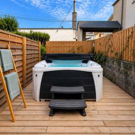 L'Antre du Pin - Spa, hotel din Lourdes