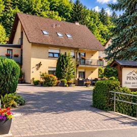Haus Am Burghain, hotel din Naumburg