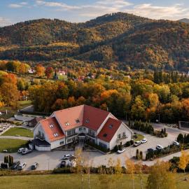 Hotel Bardo, готель у місті Бардо