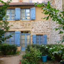 La marionnette du plateau, hotel u Lionu