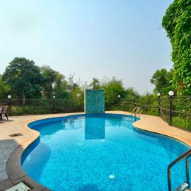 Luxury Villas with Swimming Pool Near Calangute and Baga, hotel in Sangolda