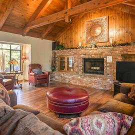 Skyland Retreat - Max nighttime occupancy of 8, hotel i Zephyr Cove