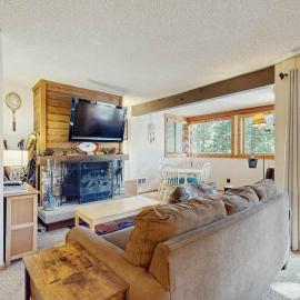 Unit 18A at Granlibakken, hotelli kohteessa Tahoe City