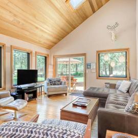 Sisters Tollgate Retreat with Hot Tub & WiFi – hotel w mieście Sisters