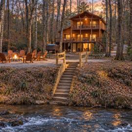Cozy Cabin Game Room Fire Pit Grill Spa, готель у місті Epworth