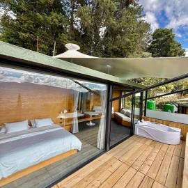 Upscale Cabana, Hot Tub, Views, Close to Dining