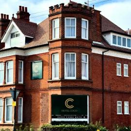 Hotel Coco, готель у місті Філікстоу