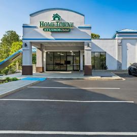 HomeTowne Studios by Red Roof Birmingham - Airport, hôtel à Birmingham