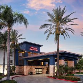 Hampton Inn & Suites Ontario